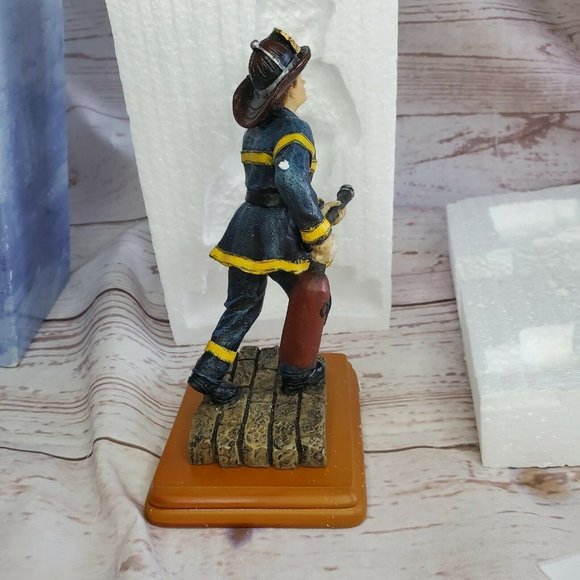 7.5" American Great Heroes Fire Extinguisher Carrying Fireman FG7212 Home Décor - Picture 9 of 12